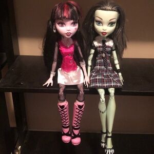 Draculaura + Frankie Freakishly Tall Monster High